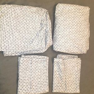 Queen size sheet set